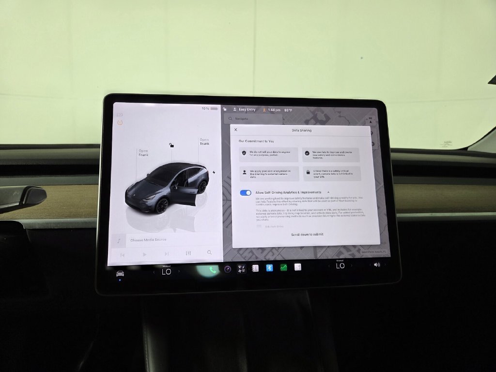 Used 2023 Tesla Model Y AWD image 15