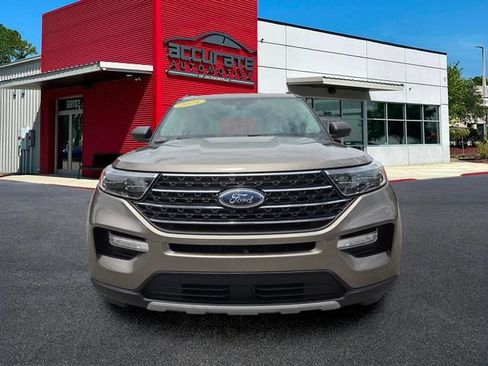 Used 2021 Ford Explorer XLT w/ Equipment Group 202A RWD image 8