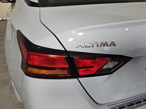 Certified 2023 Nissan Altima 2.5 SR FWD image 28