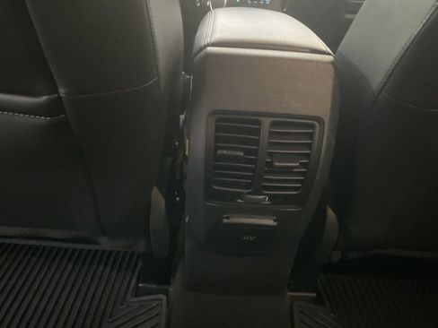 Used 2018 Ford Escape Titanium w/ Ford Safe & Smart Package image 28