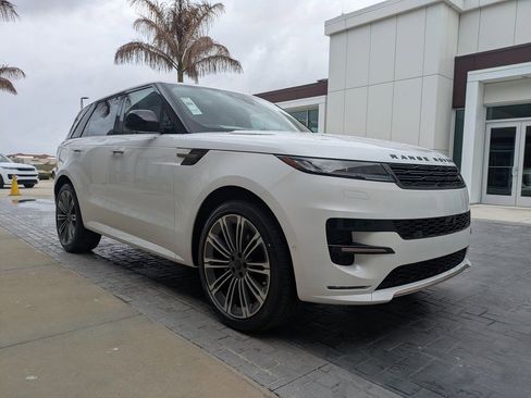 New 2026 Land Rover Range Rover Sport Dynamic SE AWD/4WD image 3