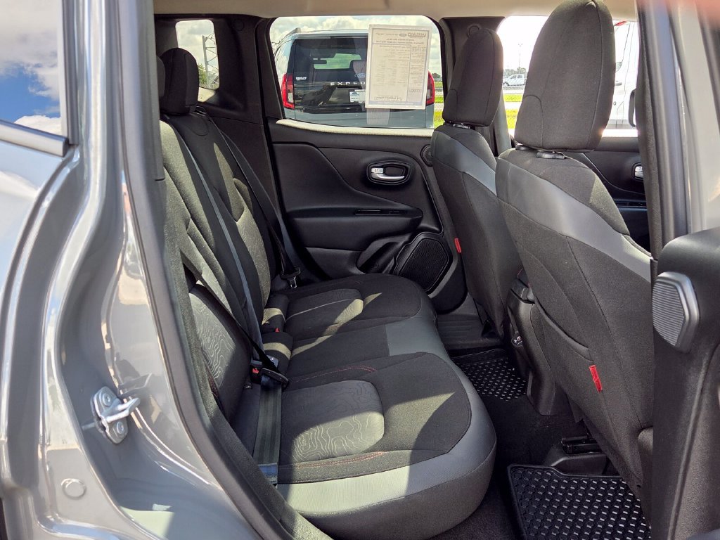 Used 2023 Jeep Renegade Trailhawk w/ Sun/Sound Group AWD/4WD image 15
