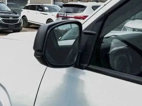 Used 2022 Toyota Tacoma SR image 31