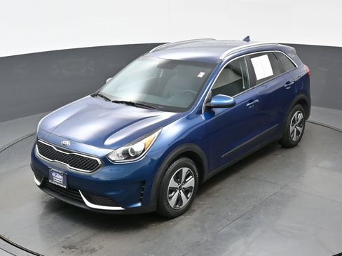 Used 2017 Kia Niro LX image 32
