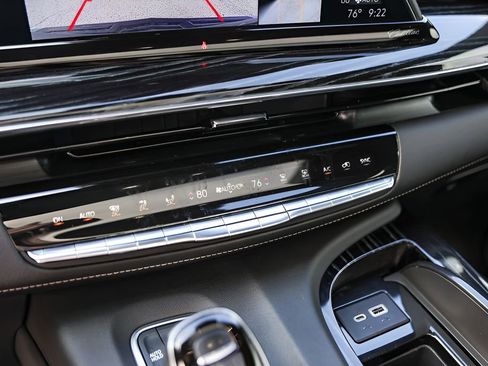 Used 2021 Cadillac Escalade ESV Sport w/ Driver Assist Tech Package AWD/4WD image 19