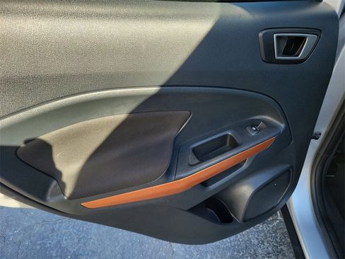 Used 2021 Ford EcoSport SE w/ SE Appearance Package image 9