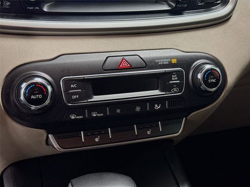 Used 2020 Kia Sorento S image 15