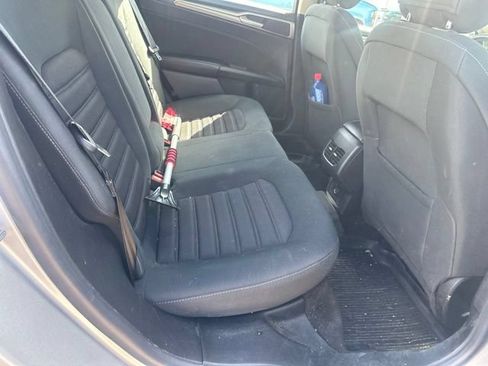 Used 2019 Ford Fusion SE AWD/4WD image 9