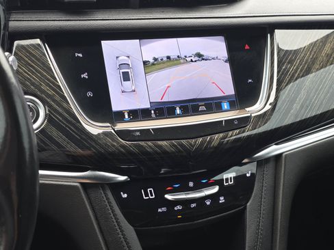 Used 2022 Cadillac XT6 Premium Luxury w/ Technology Package FWD image 24