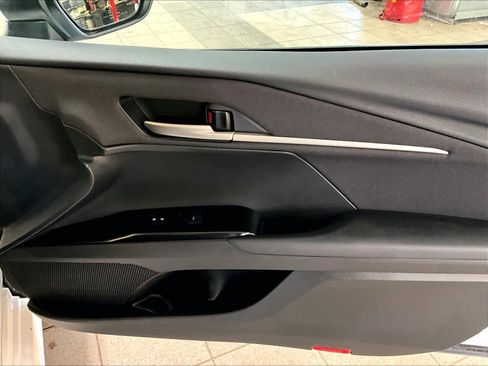 Used 2025 Toyota Camry LE image 12