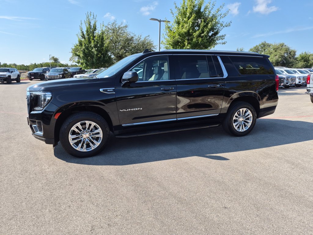 Used 2023 GMC Yukon XL SLT w/ Max Trailering Package AWD/4WD image 4