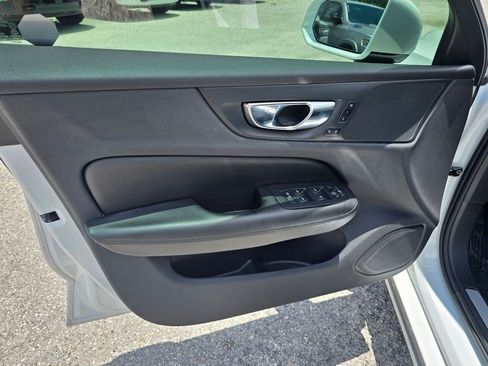 Used 2020 Volvo S60 T5 Momentum FWD image 13