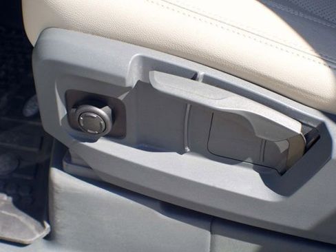 Used 2022 Land Rover Defender 90 S image 40