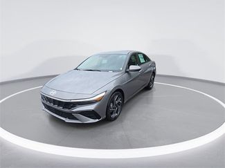 New 2025 Hyundai Elantra Limited video 4