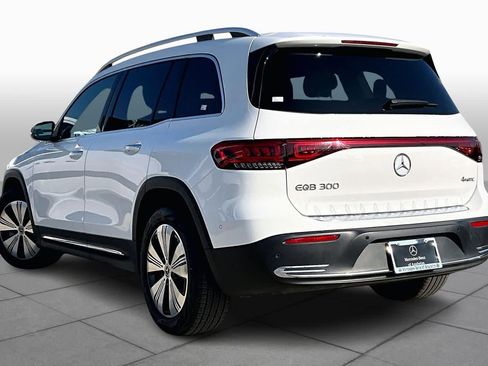 Used 2023 Mercedes-Benz EQB 300 4MATIC w/ Exclusive Package image 11