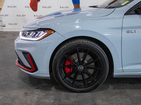 Used 2025 Volkswagen Jetta GLI Autobahn FWD image 16