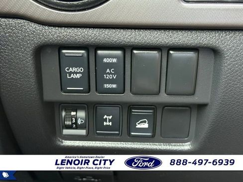 Used 2023 Nissan Titan PRO-4X w/ Pro-4x Convenience Package AWD/4WD image 19