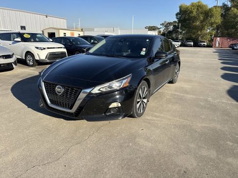 Used 2019 Nissan Altima 2.5 SV image 3