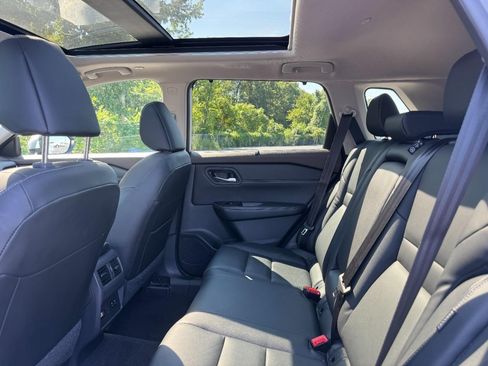 Used 2023 Nissan Rogue SL w/ SL Premium Package AWD/4WD image 12
