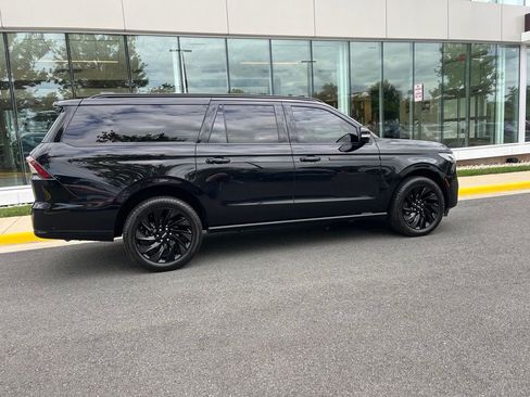 Certified 2025 Lincoln Navigator L Reserve w/ Jet Appearance Package AWD/4WD image 10