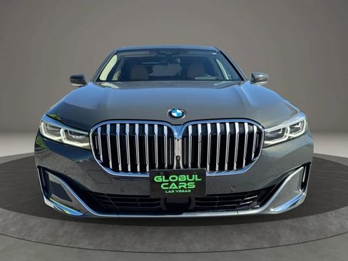 Used 2021 BMW 750i xDrive w/ Executive Package AWD/4WD image 3