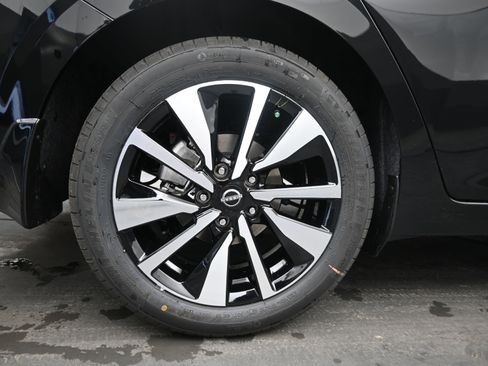 New 2025 Nissan Sentra SV w/ SV Premium Package image 9