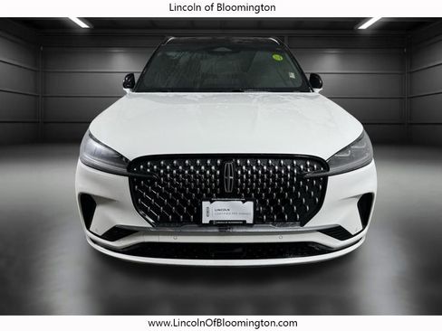 Certified 2025 Lincoln Aviator Black Label image 12