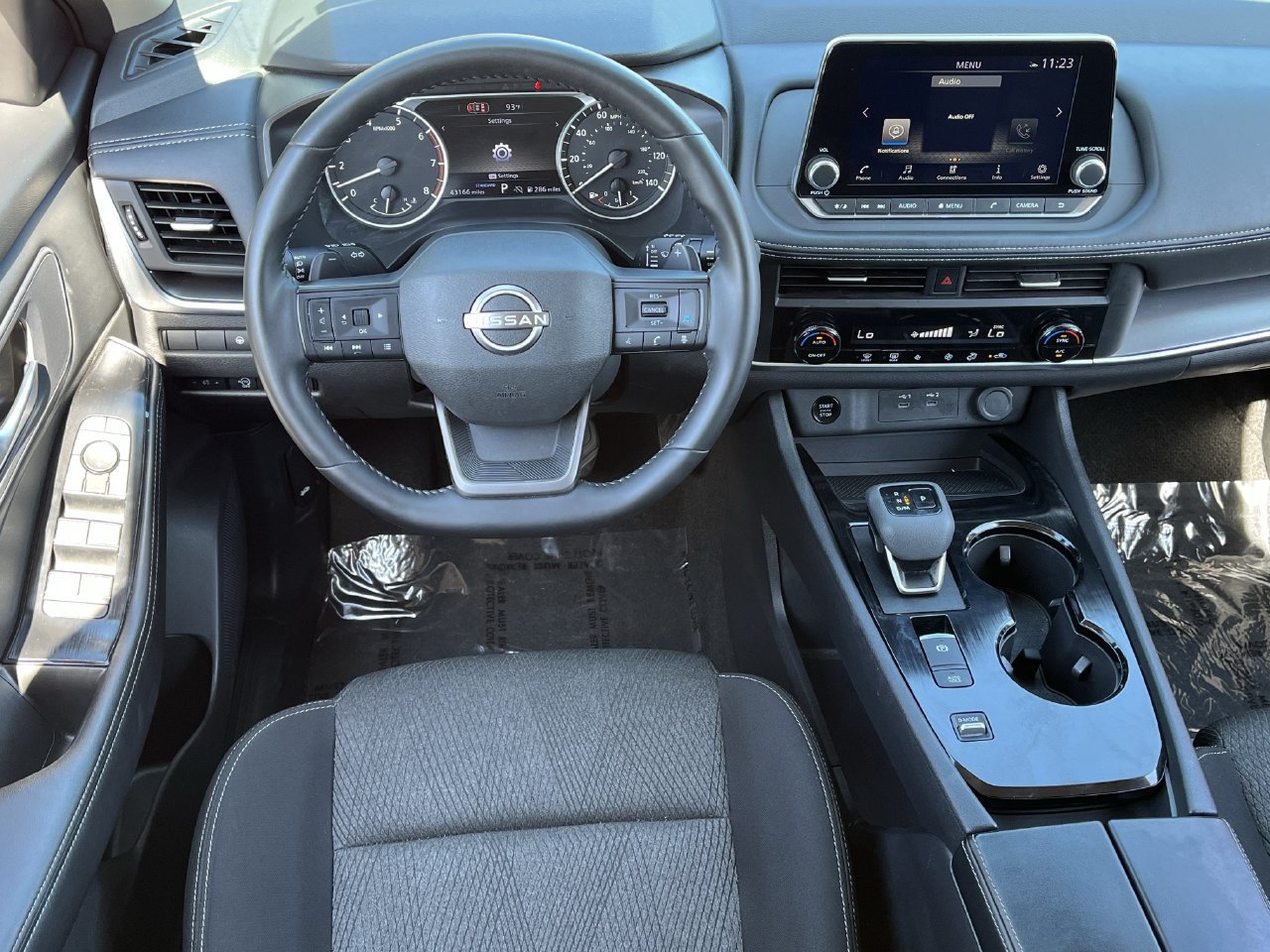 Used 2026 Nissan Rogue SV FWD image 10