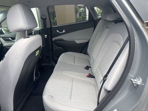 Used 2023 Hyundai Kona SE w/ Cargo Package FWD image 5
