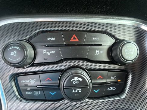 Used 2015 Dodge Challenger SXT Plus w/ Driver Convenience Group image 29