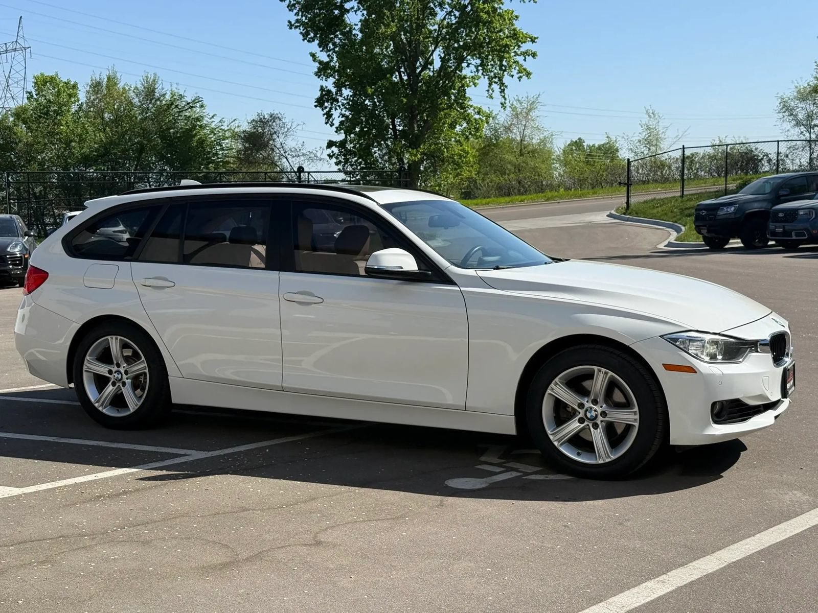 Used 2014 BMW 328i xDrive Wagon AWD/4WD image 6