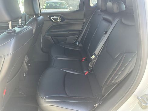 Used 2025 Jeep Compass Trailhawk image 24