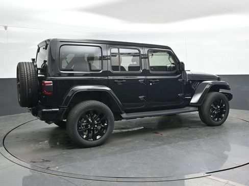 Used 2021 Jeep Wrangler Unlimited Sahara AWD/4WD image 2