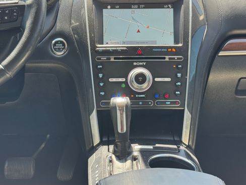 Used 2018 Ford Explorer Platinum AWD/4WD image 15