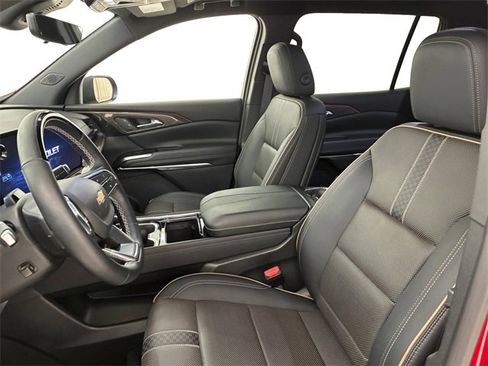 Used 2025 Chevrolet Traverse High Country image 12