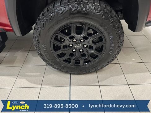 Used 2025 Chevrolet Colorado Trail Boss AWD/4WD image 25