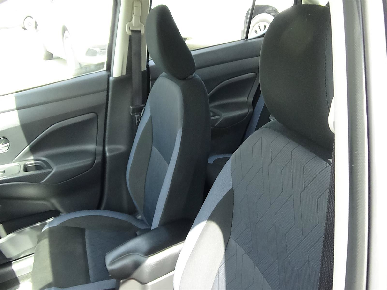 Used 2025 Nissan Versa SV FWD image 16