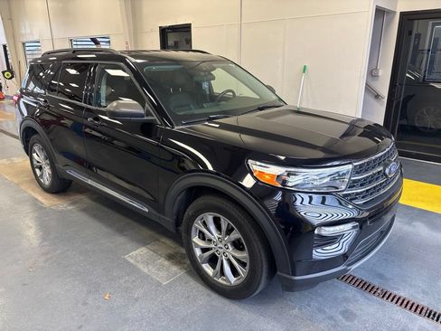 Used 2023 Ford Explorer XLT w/ Equipment Group 202A AWD/4WD image 1