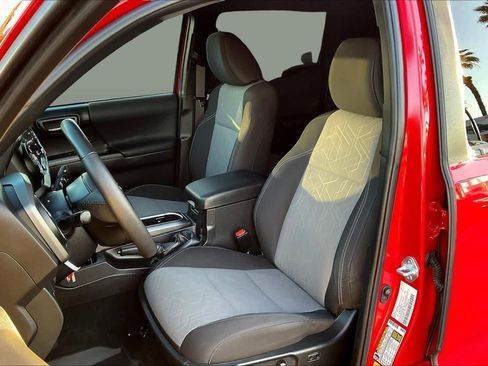 Used 2023 Toyota Tacoma TRD Sport image 7