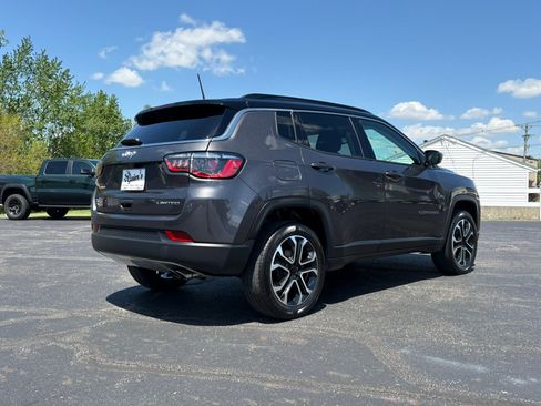 Used 2022 Jeep Compass Limited AWD/4WD image 3