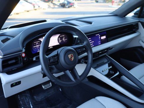 Used 2025 Porsche Macan 4 Electric image 24
