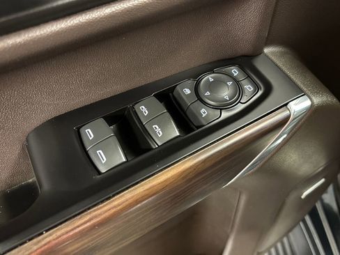 Used 2019 GMC Sierra 1500 SLT w/ SLT Premium Plus Package AWD/4WD image 23
