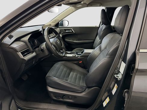 Used 2025 Mitsubishi Outlander SE AWD/4WD image 13