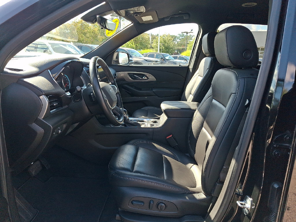 Certified 2023 Chevrolet Traverse LT w/ Midnight/Sport Edition AWD/4WD image 13