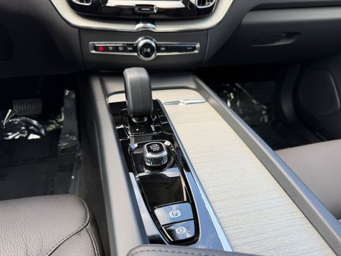 Certified 2025 Volvo XC60 B5 Plus AWD/4WD image 16