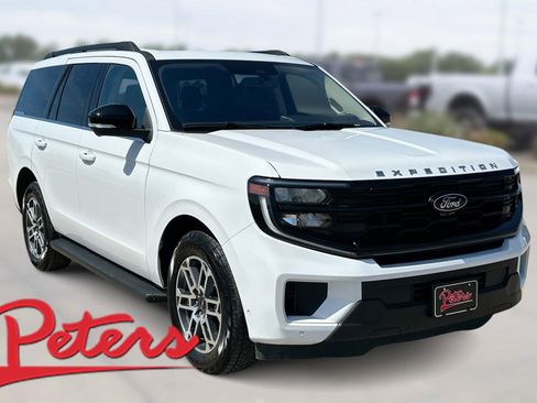 Used 2025 Ford Expedition Active image 1