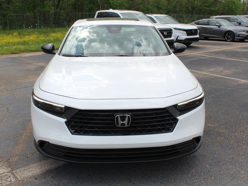 New 2025 Honda Accord SE image 2