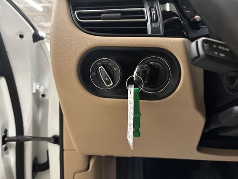 Used 2019 Porsche Macan image 16