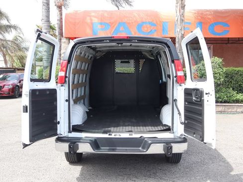 Used 2025 Chevrolet Express 2500 w/ Driver Convenience Package RWD image 8
