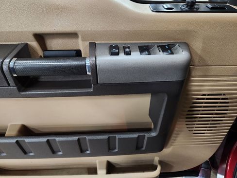 Used 2015 Ford F250 Lariat w/ Chrome Package image 40